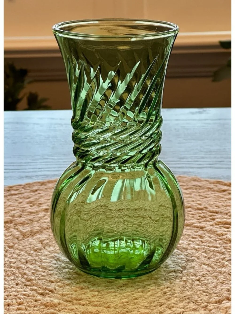 Vintage Indian Glass Vase Emerald Green Optic Swirl Rope Twist 31508 MCM 6.25